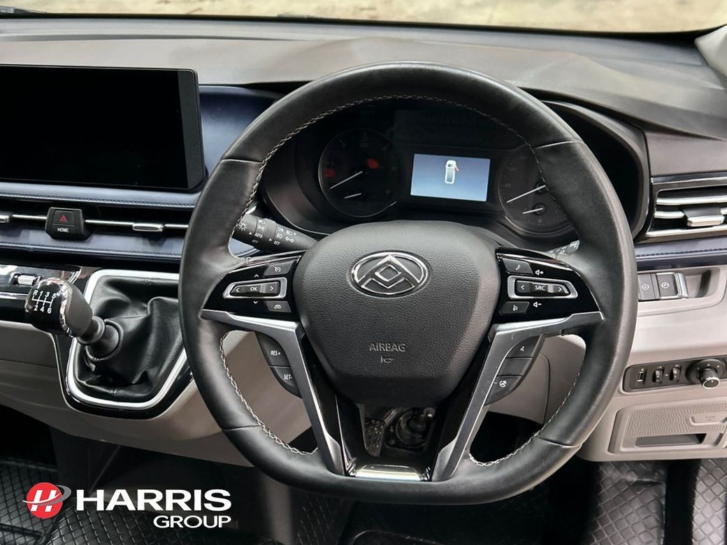 2025 White Maxus Deliver 7