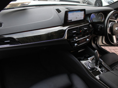 2017 BMW 523