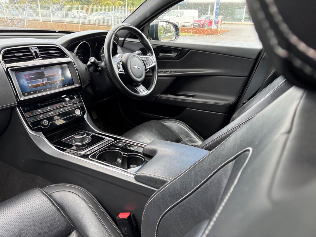 2018 Jaguar XE