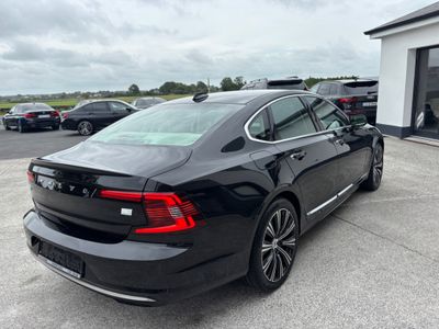 2022 Volvo S90