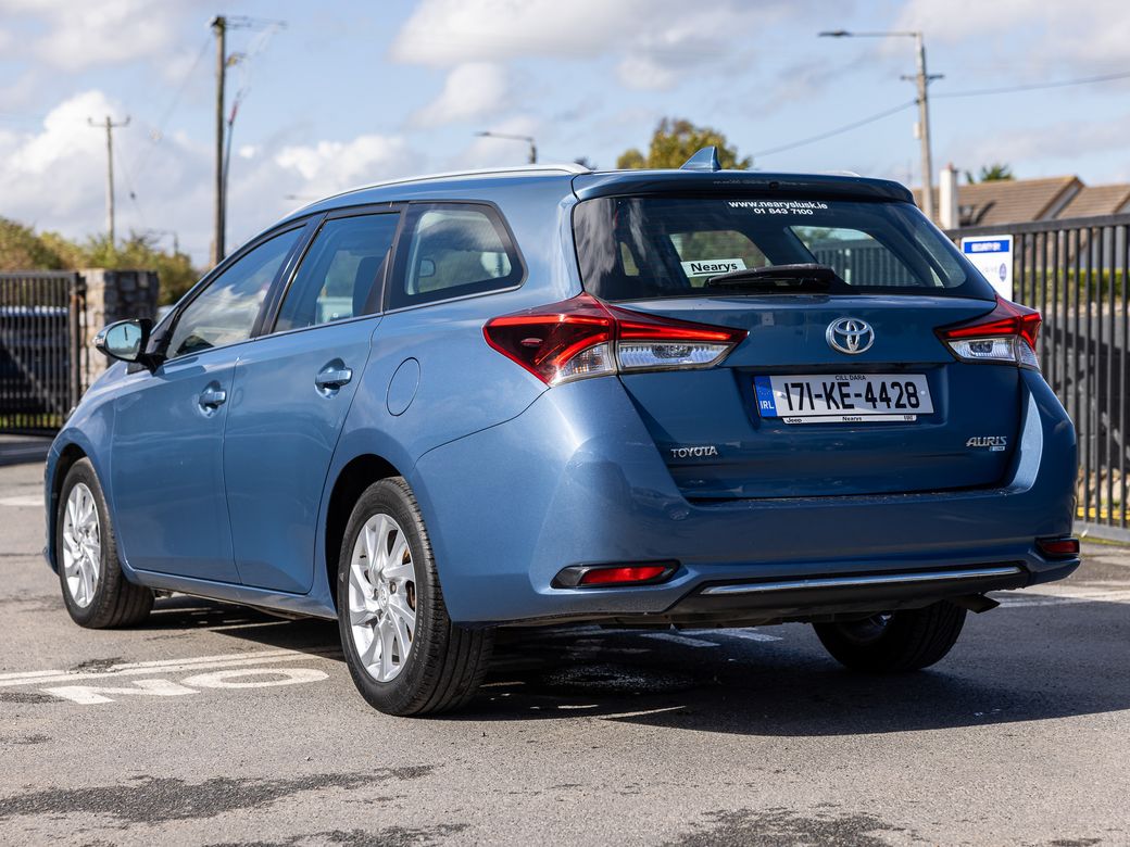 2017 Toyota Auris