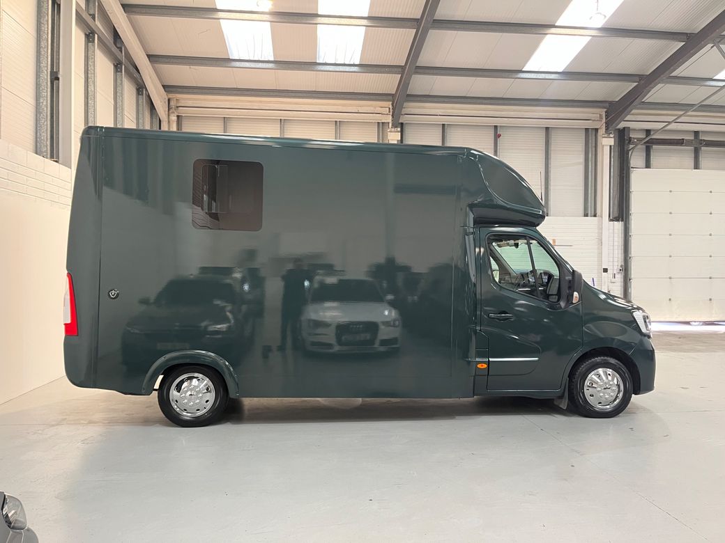2020 Renault Master