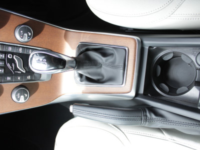 2020 Volvo V40