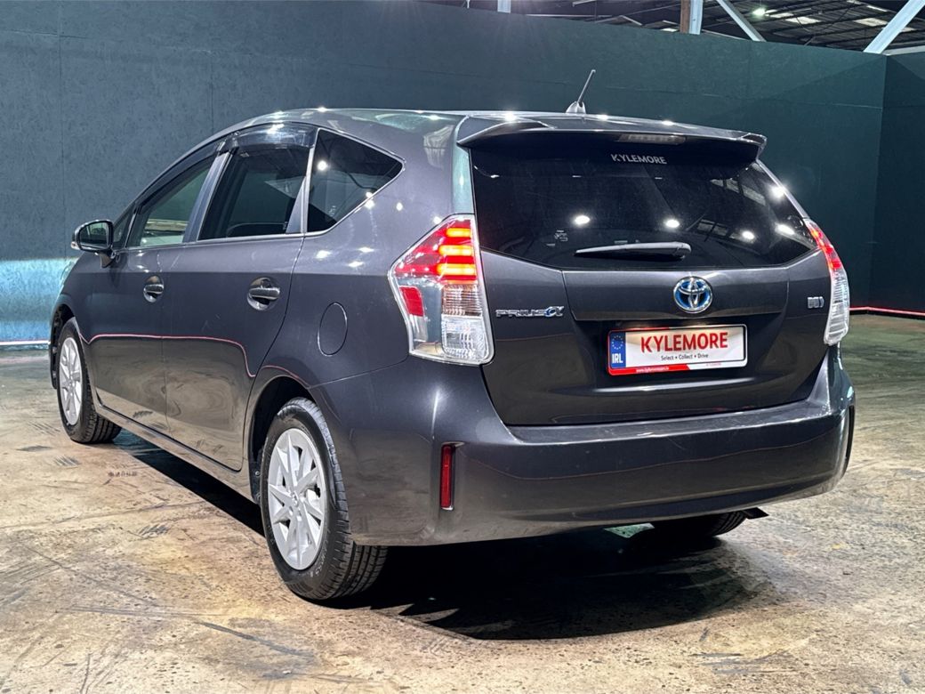 2020 Toyota Prius Alpha
