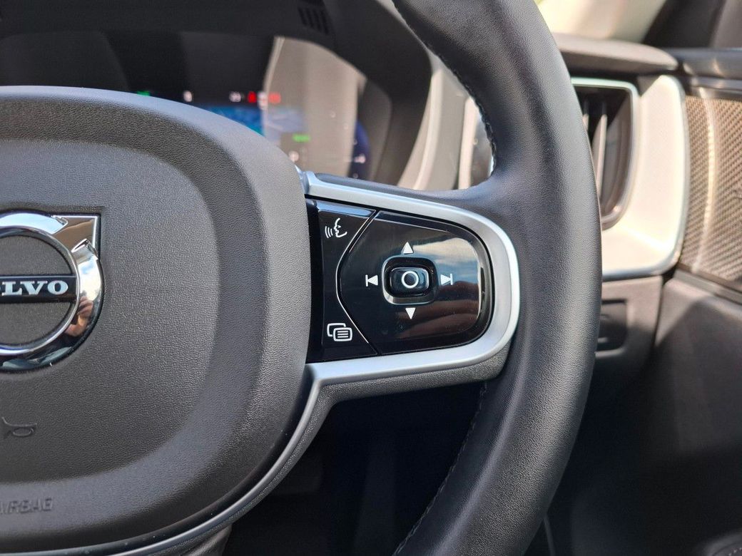 2025 Volvo XC60