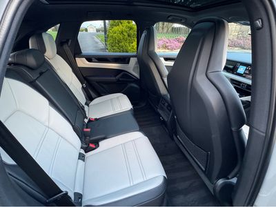 2024 Porsche Cayenne