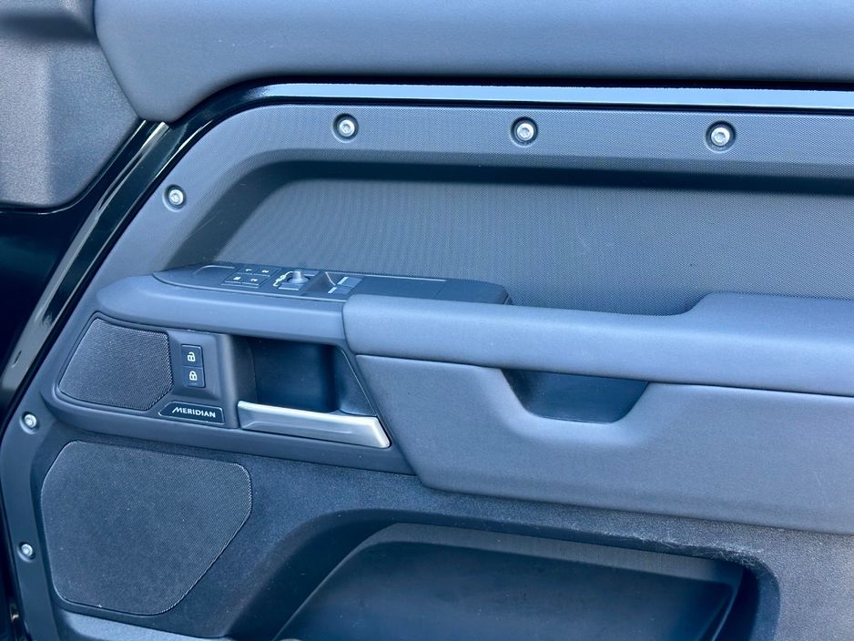 2025 Land Rover Defender