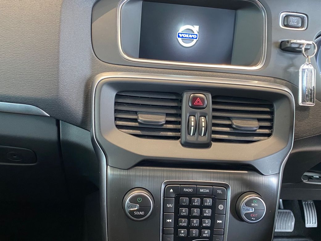 2016 Volvo V40