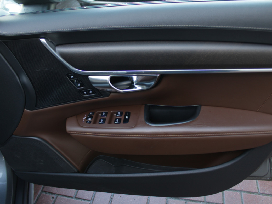 2019 Volvo V90 Cross Country