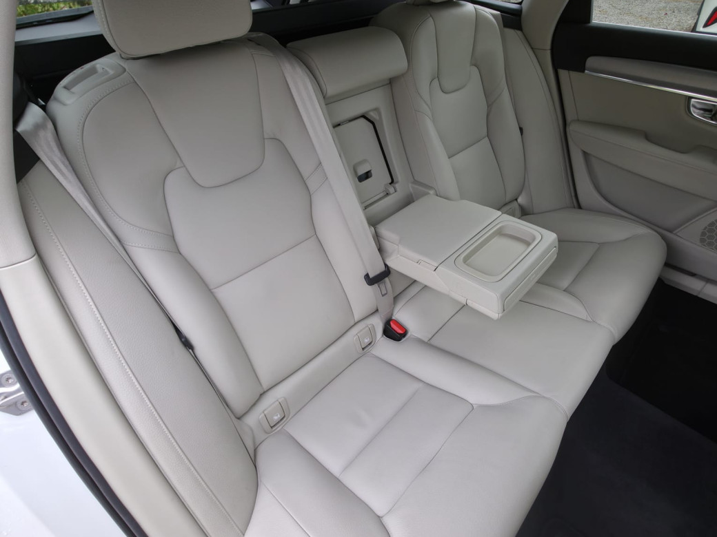 2020 Volvo V90