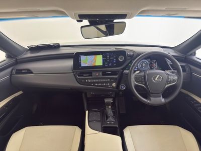 2022 Lexus ES 300h