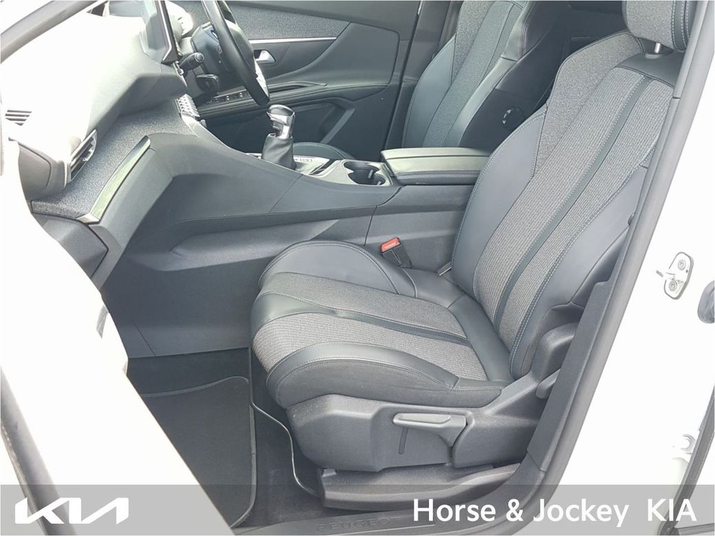 2022 Peugeot 5008