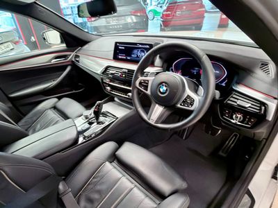 2020 BMW 520
