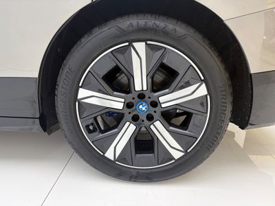 2025 BMW iX
