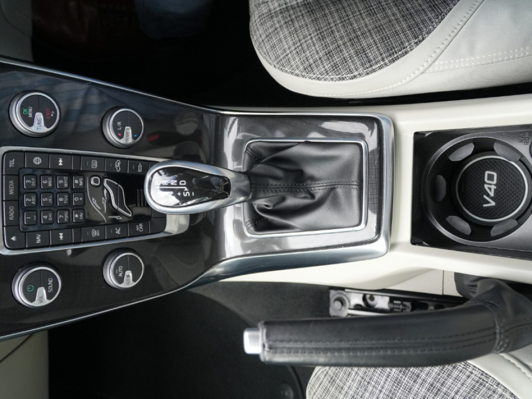 2016 Volvo V40