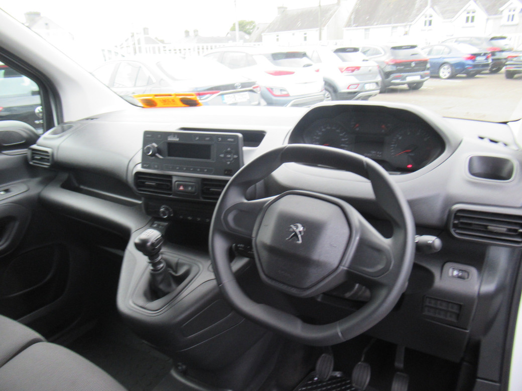 2022 Peugeot Partner