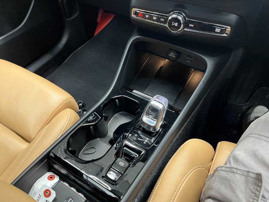 2021 Volvo XC40