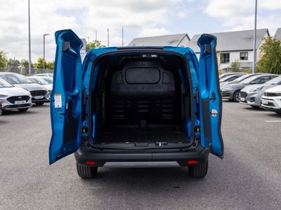2025 Ford Transit Courier