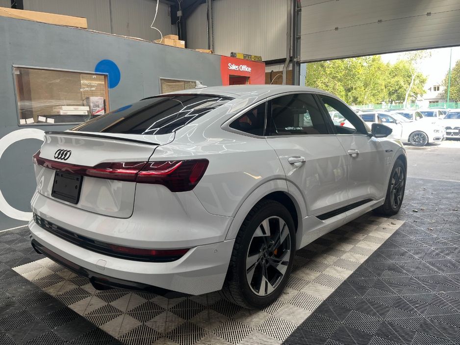2022 Audi e-tron
