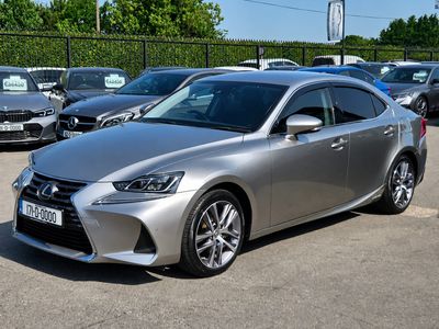 2017 Lexus IS 300h