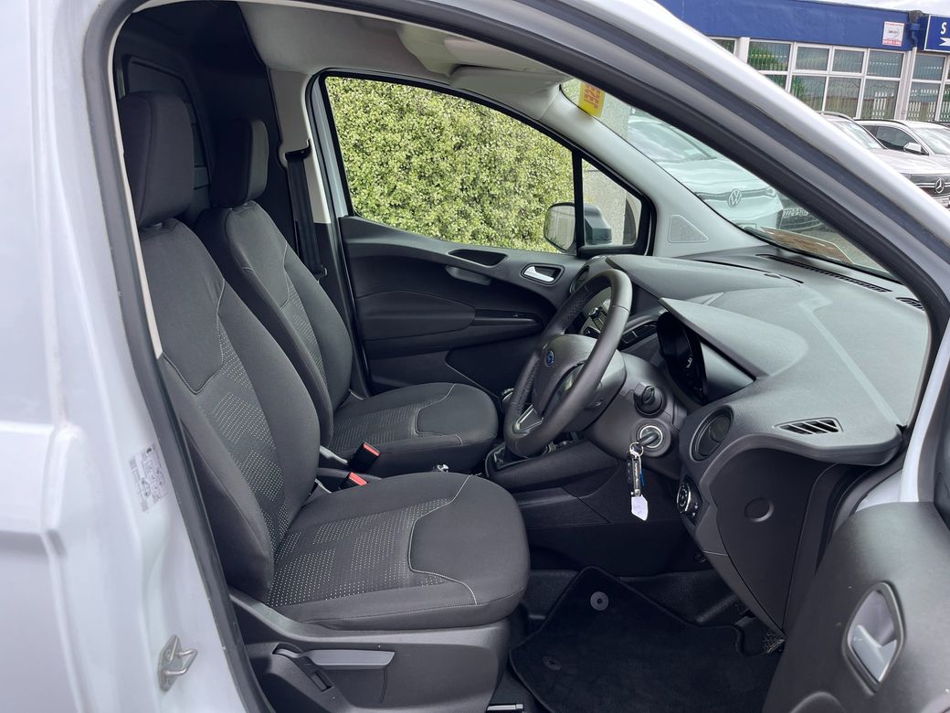 2023 Ford Transit Courier