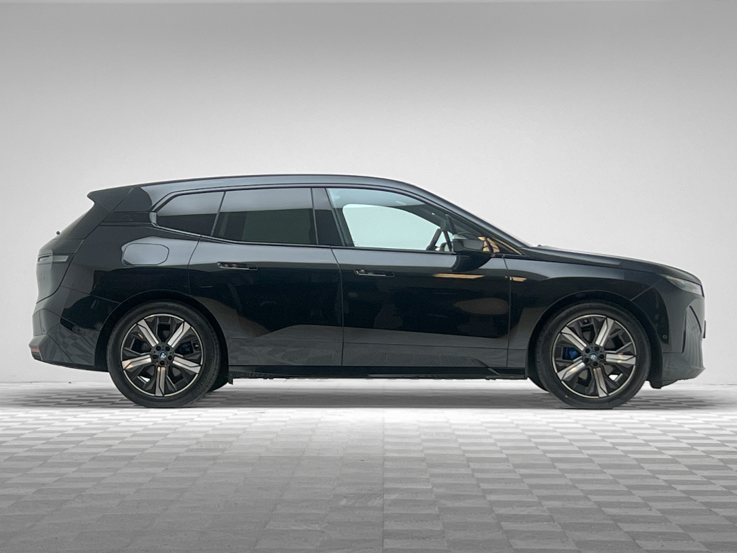 2023 BMW iX