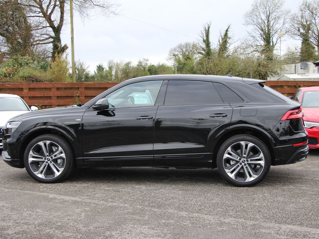 2023 Audi Q8