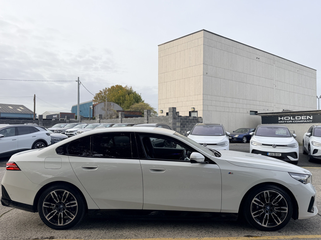 2024 BMW i5