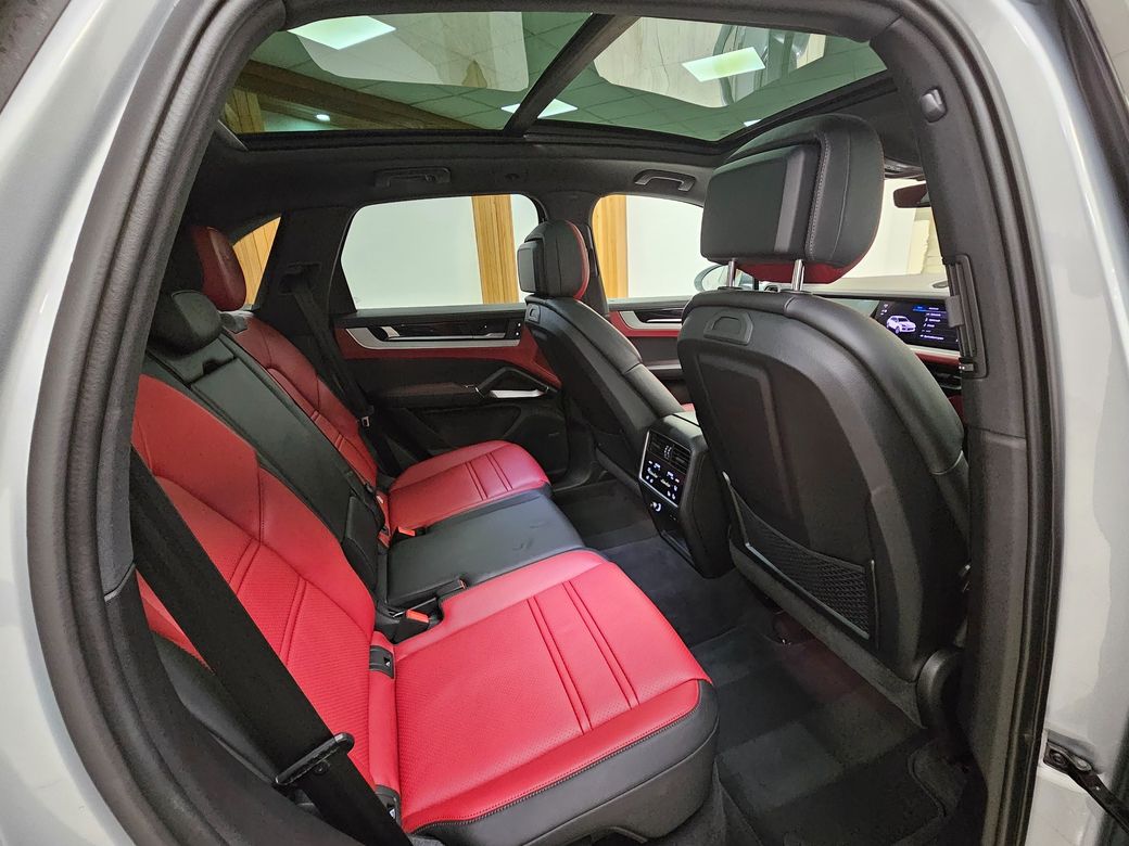 2025 Porsche Cayenne