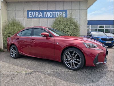2017 Lexus IS 300h