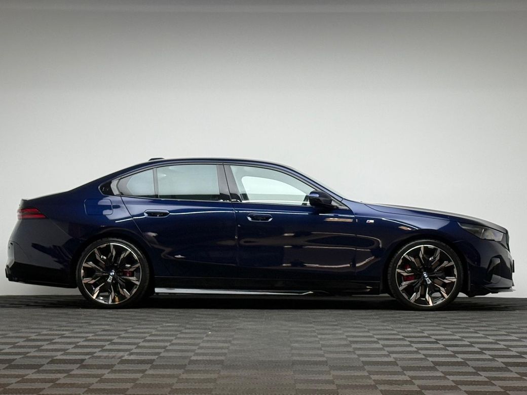 2024 BMW i5
