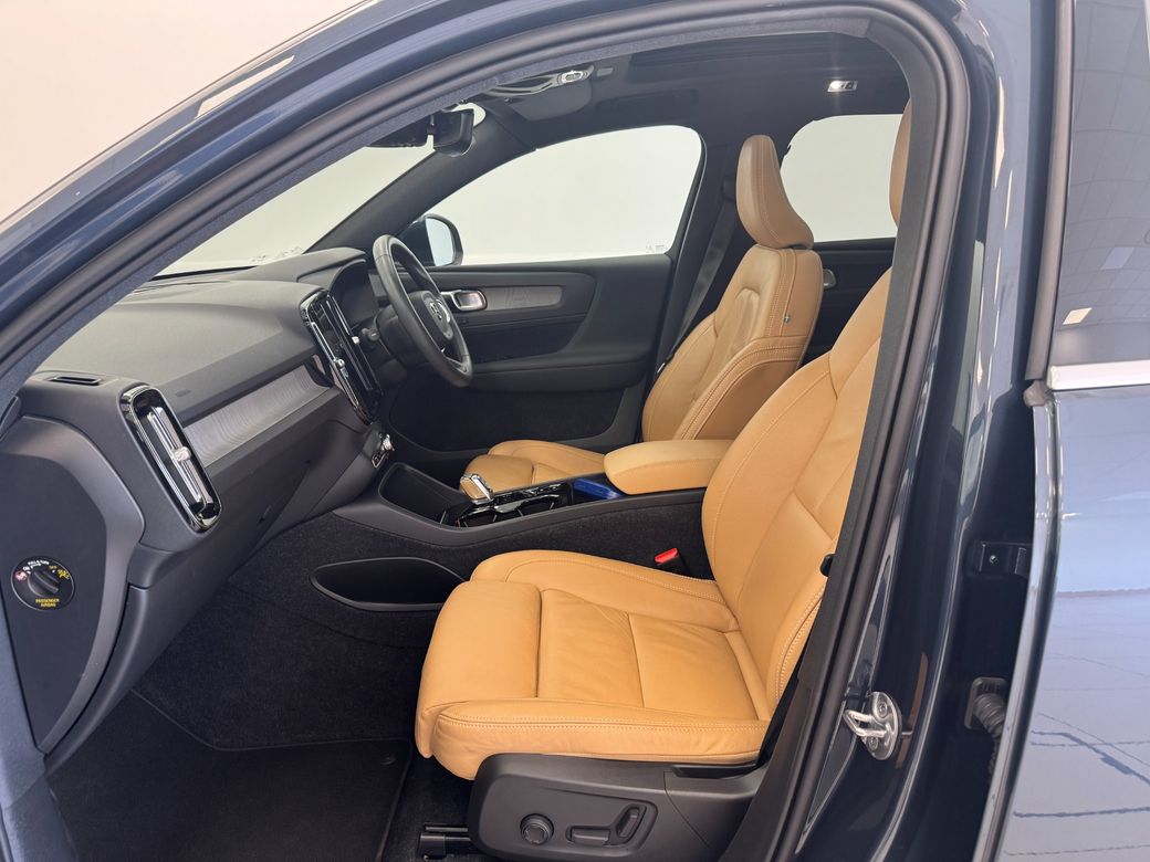 2022 Volvo XC40