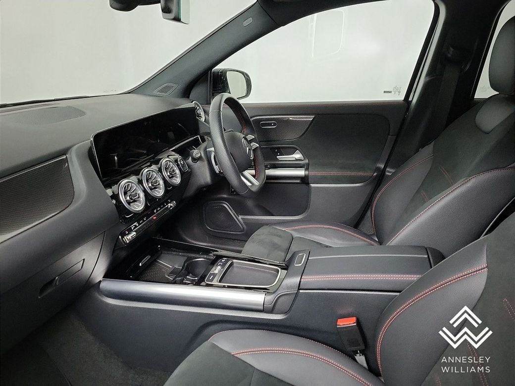 2025 Mercedes-Benz GLA Class