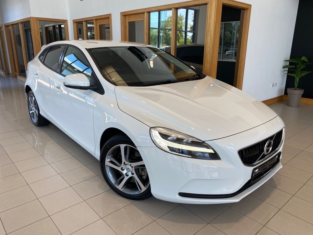 2017 Volvo V40