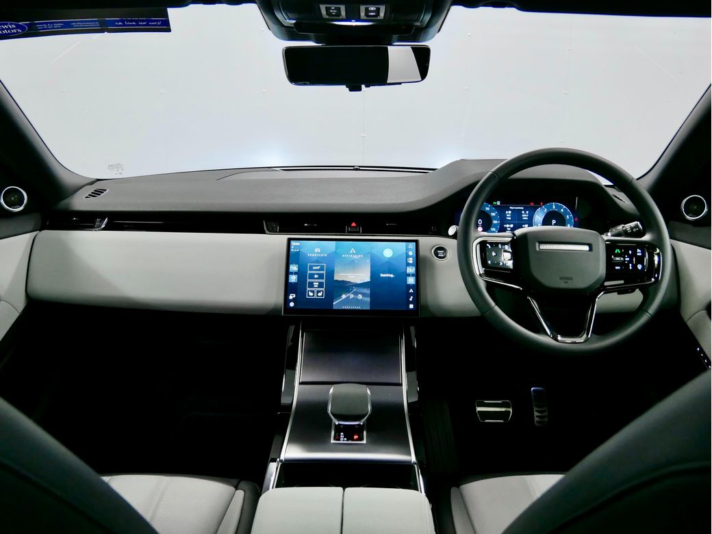 2025 Land Rover Range Rover Evoque