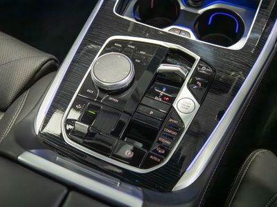 2023 BMW X7
