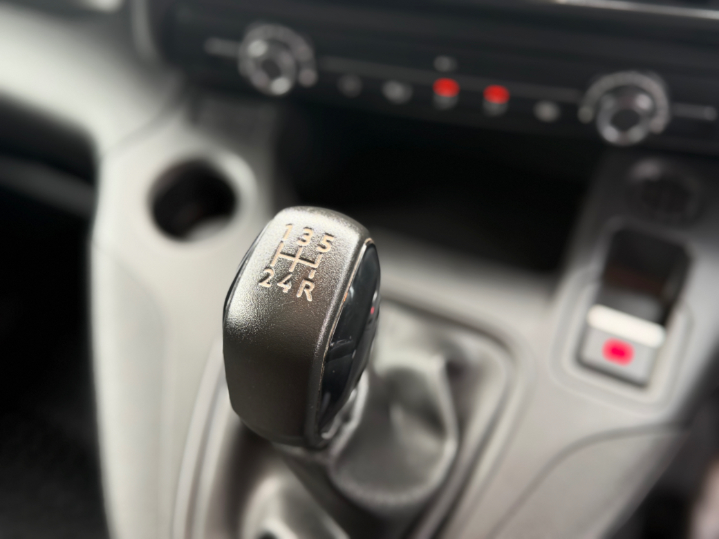 2021 Peugeot Partner