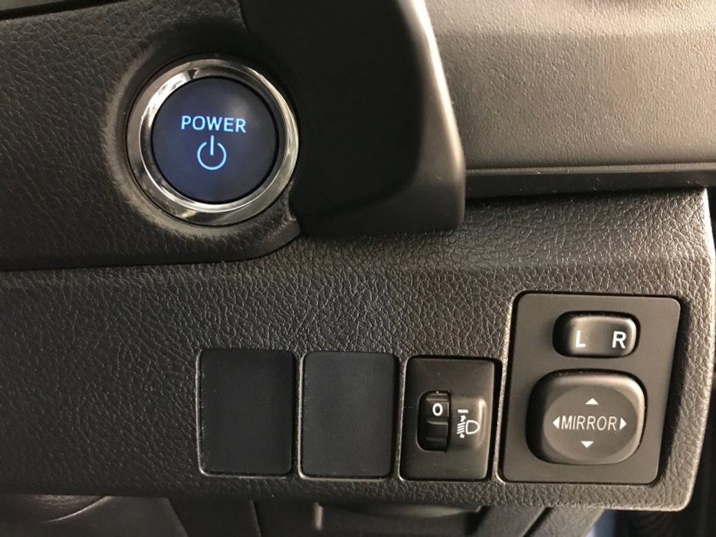 2016 Toyota Auris