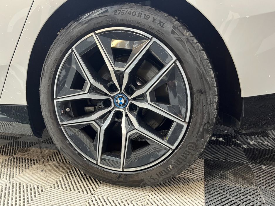 2025 BMW i5