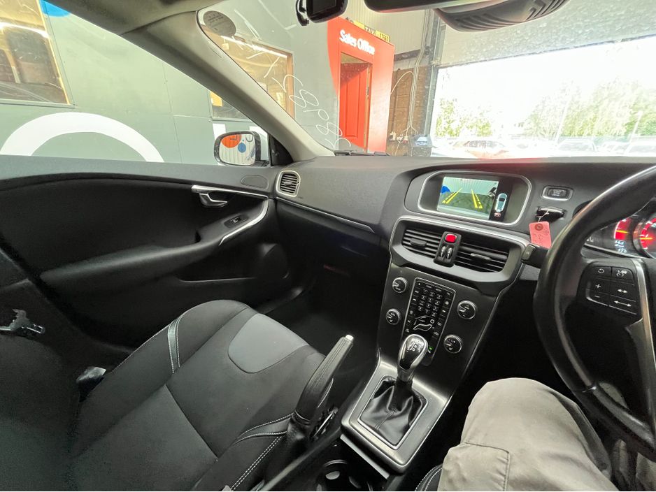 2015 Volvo V40