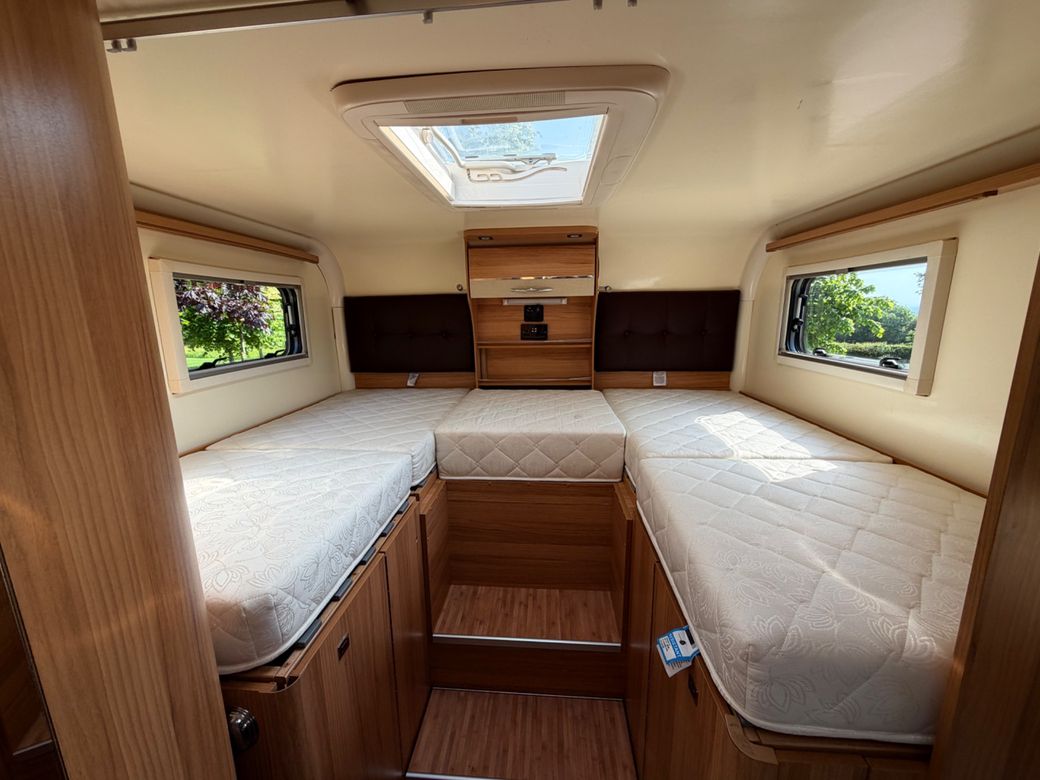2014 BAILEY APPROACH  AUTOGRAPH 750 LOW PROFILE R.H.D 