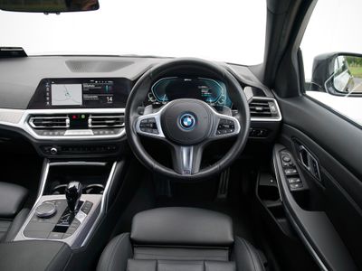 2022 BMW 330