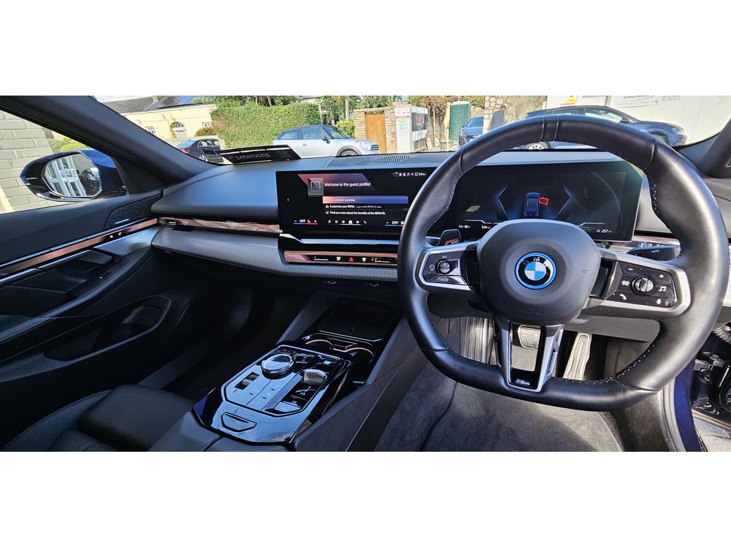 2024 BMW i5