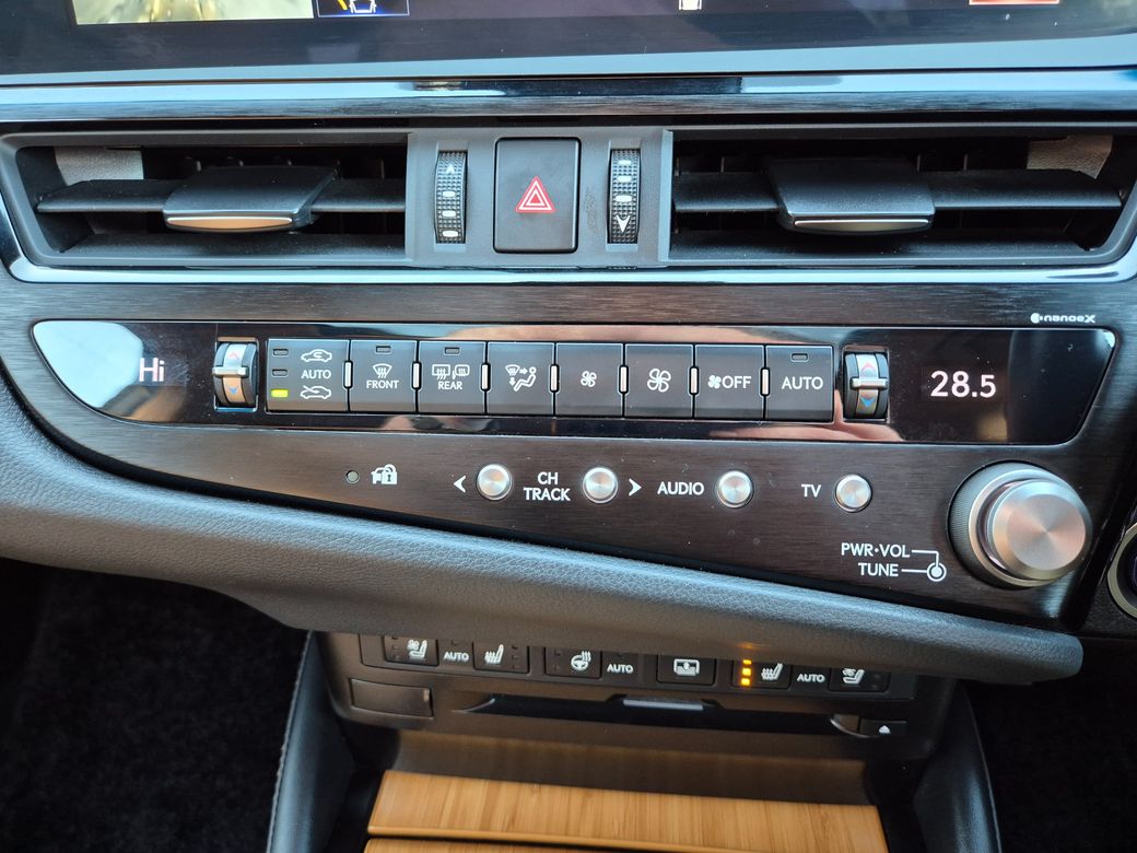 2022 Lexus ES 300h