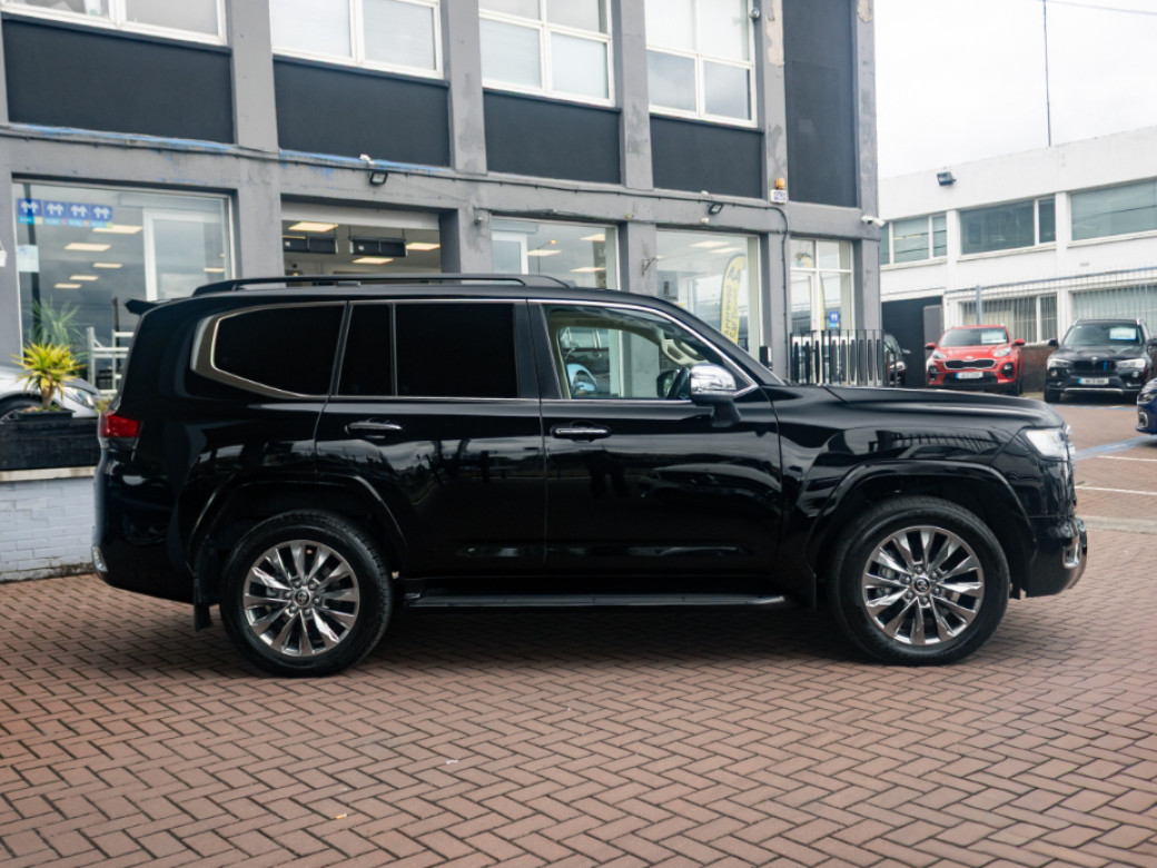 2023 Toyota Land Cruiser Amazon