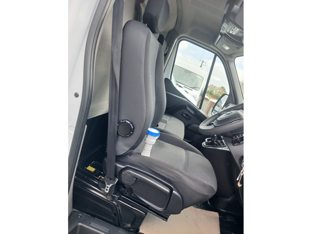 2022 Nissan Interstar