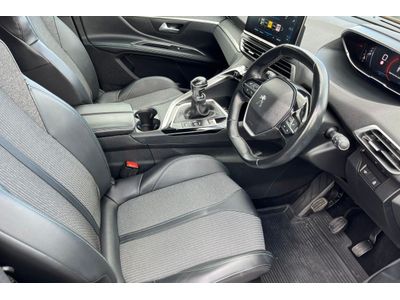 2022 Peugeot 5008