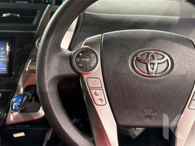 2019 Toyota Prius Alpha