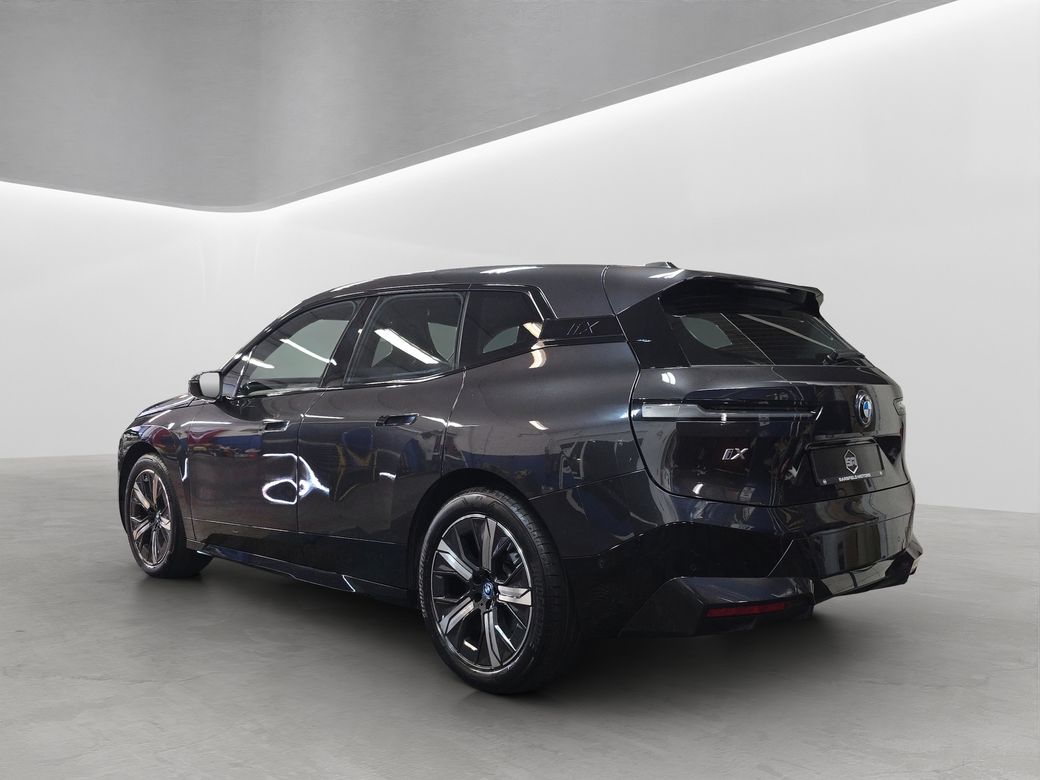 2025 BMW iX