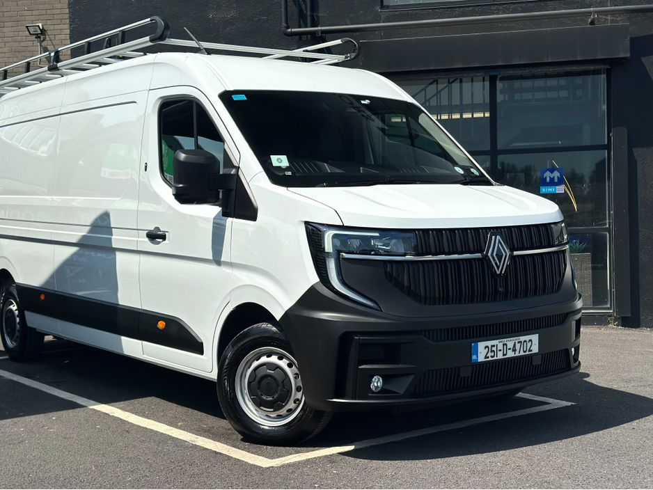2025 Renault Master